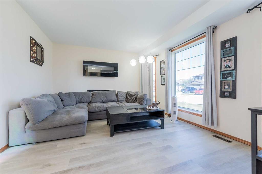 Third View of 9826 90A Street , Cobblestone, Grande Prairie, Alberta, T8X 1T3