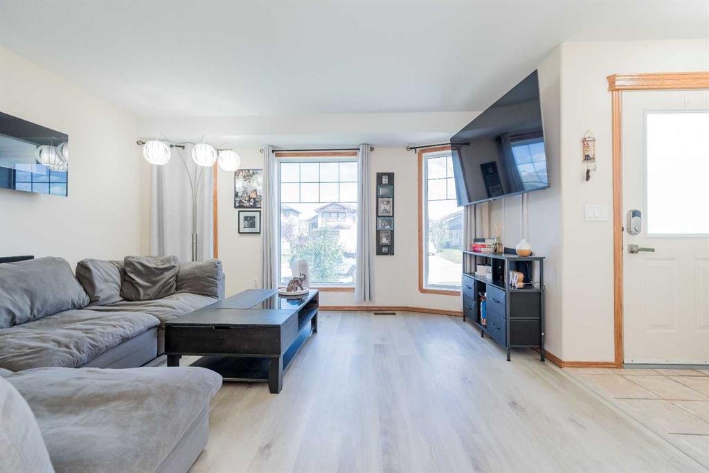 Fifth View of 9826 90A Street , Cobblestone, Grande Prairie, Alberta, T8X 1T3
