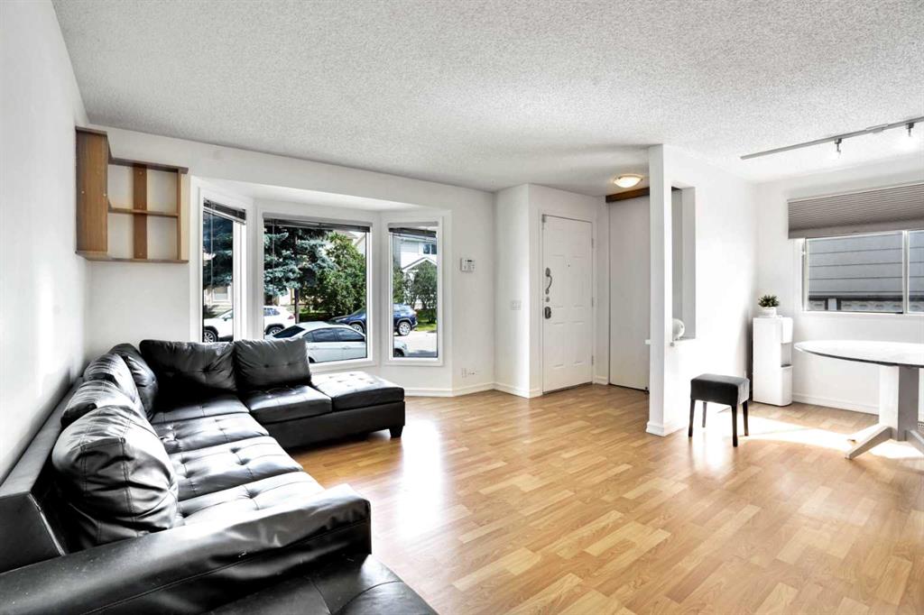Third View of 18 Erin Ridge Road SE, Erin Woods, Calgary, Alberta, T2B 2W8