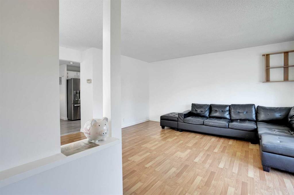 Fourth View of 18 Erin Ridge Road SE, Erin Woods, Calgary, Alberta, T2B 2W8