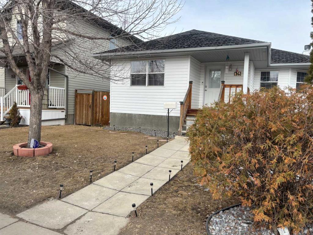 625 Lancaster Drive , A2243528, Alberta,