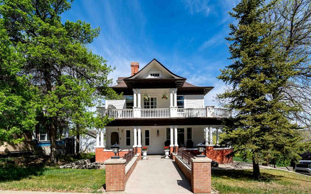 106 3 Street SE, A2243580, Alberta,