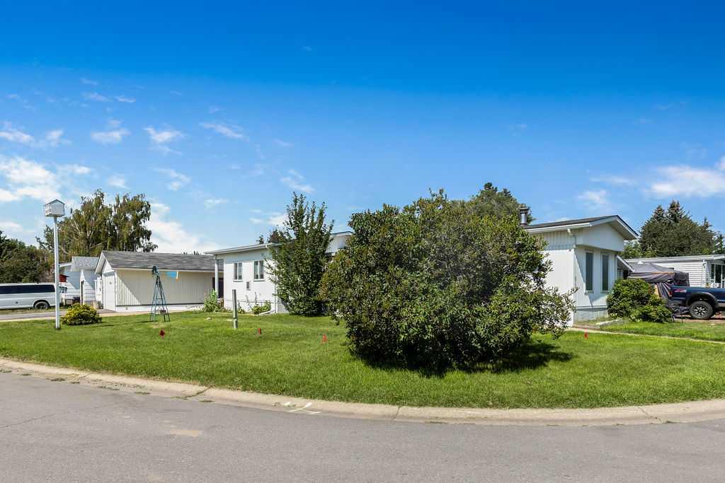 812 Bayview Crescent , A2243653, Alberta,
