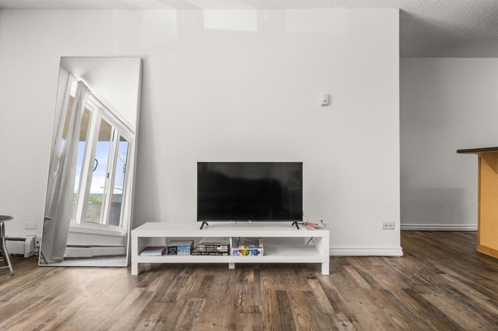 Fourth View of 202, 1312 13 Avenue SW, Beltline, Calgary, Alberta, T3C 0T3