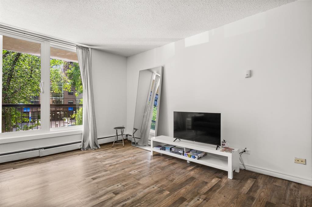 Fifth View of 202, 1312 13 Avenue SW, Beltline, Calgary, Alberta, T3C 0T3