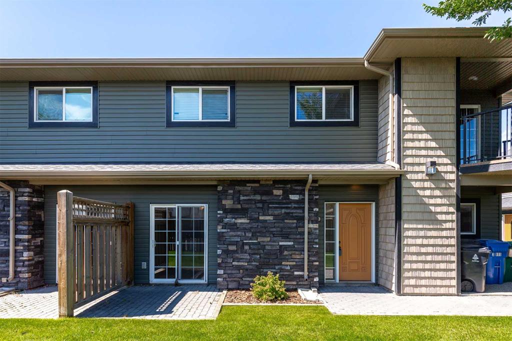 3, 895 Mt Sundance Manor W, A2243724, Alberta,
