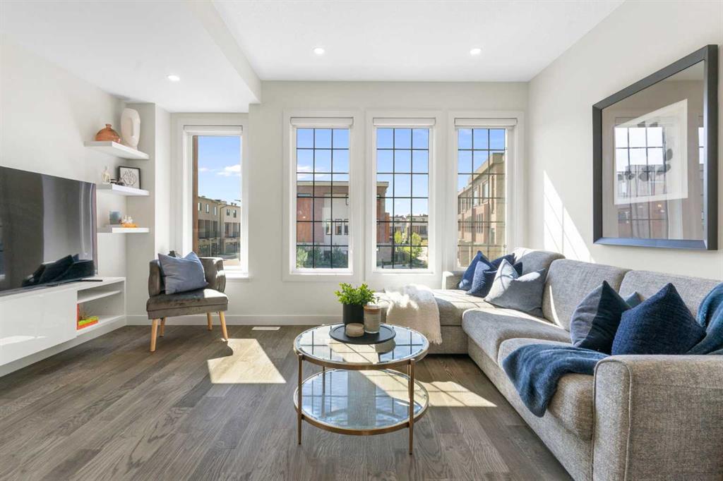 Third View of 104, 81 Greenbriar Place NW, Greenwood/Greenbriar, Calgary, Alberta, T3B6J1