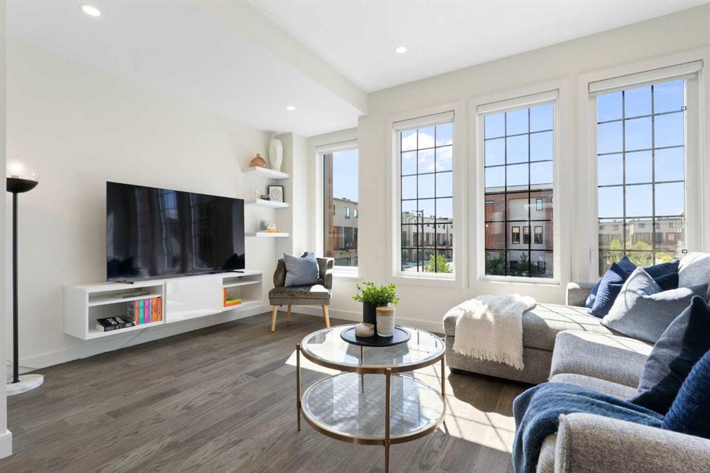 Fourth View of 104, 81 Greenbriar Place NW, Greenwood/Greenbriar, Calgary, Alberta, T3B6J1
