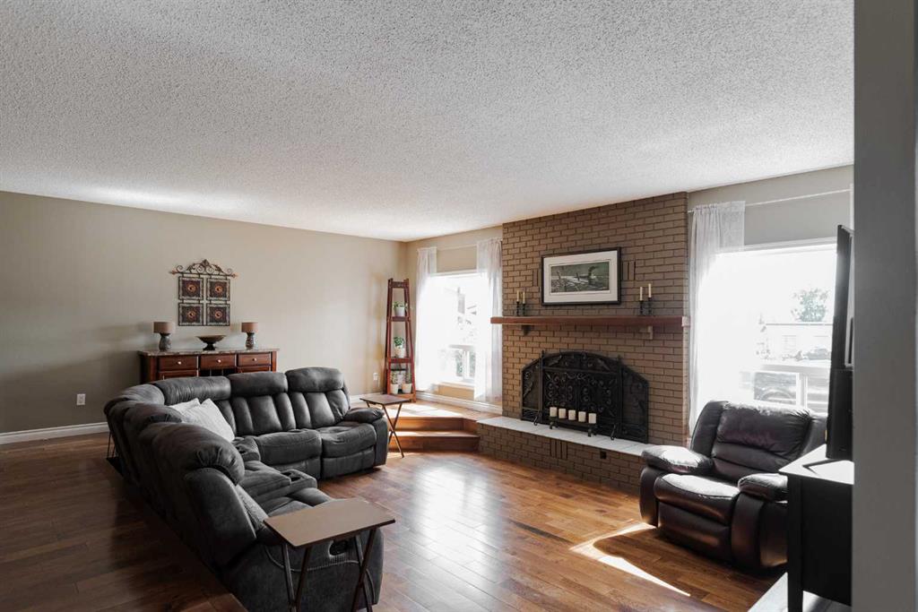 Fourth View of 120 Gladue Bay , Thickwood, Fort McMurray, Alberta, T9K 1T8