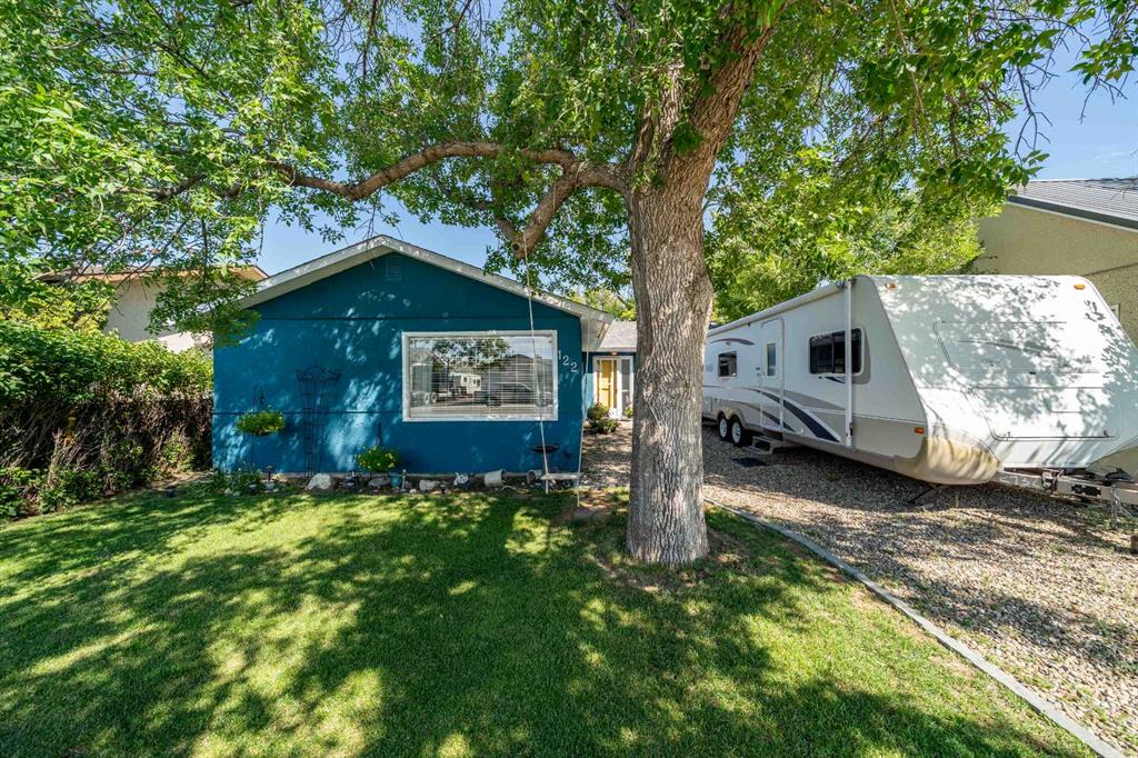 122 2 Street NE, A2243877, Alberta,