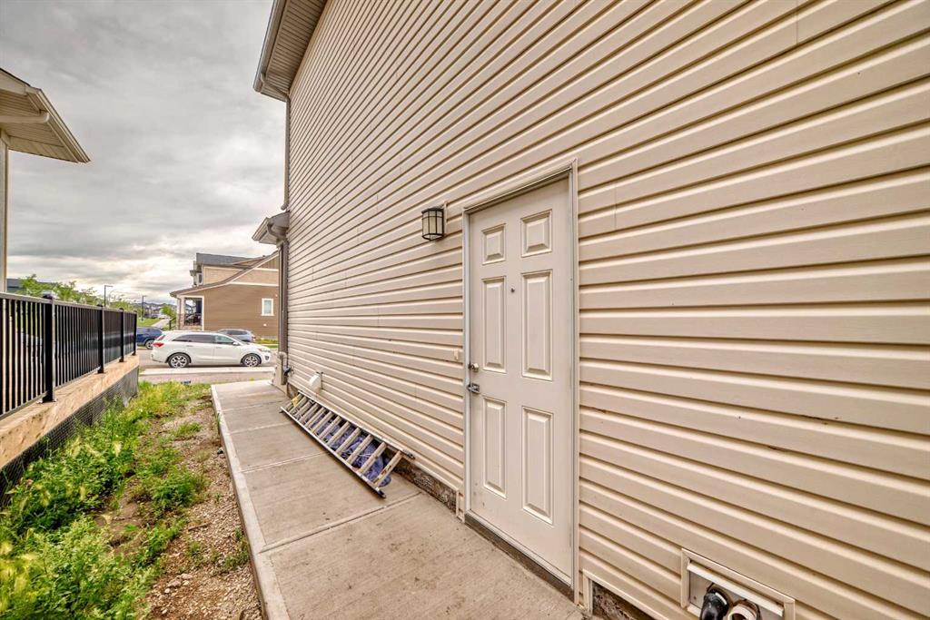 Fifth View of 112 Ambleton Street NW, Moraine, Calgary, Alberta, T3P 1W5