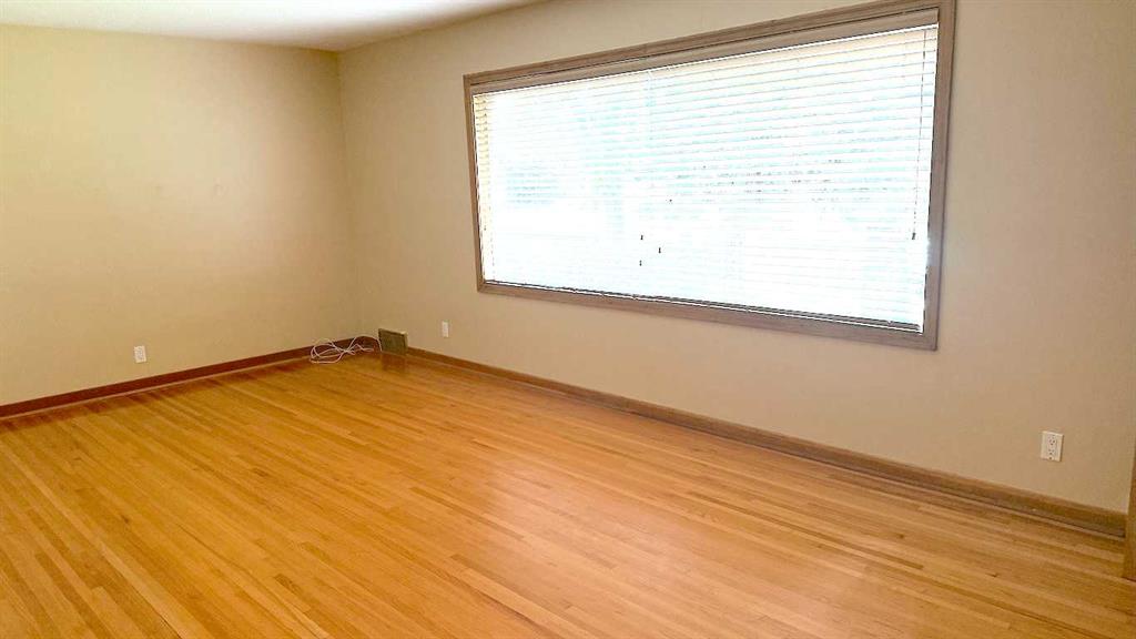 Fifth View of 720 34 Street NW, Parkdale, Calgary, Alberta, T2N 2X9
