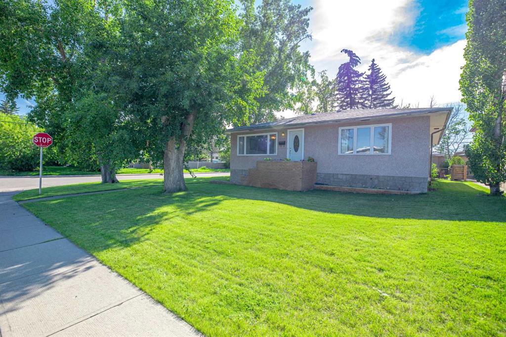 Third View of 1141 43 Street SW, Rosscarrock, Calgary, Alberta, T3C 2A1
