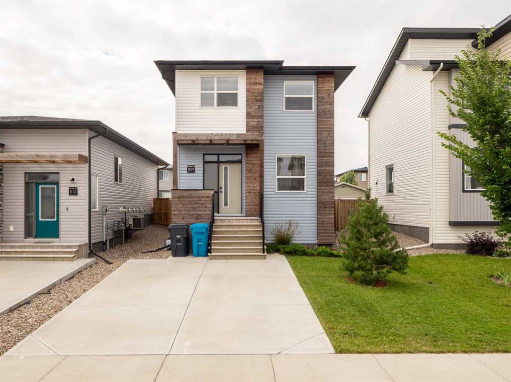 809 Greywolf Run N, A2244094, Alberta,