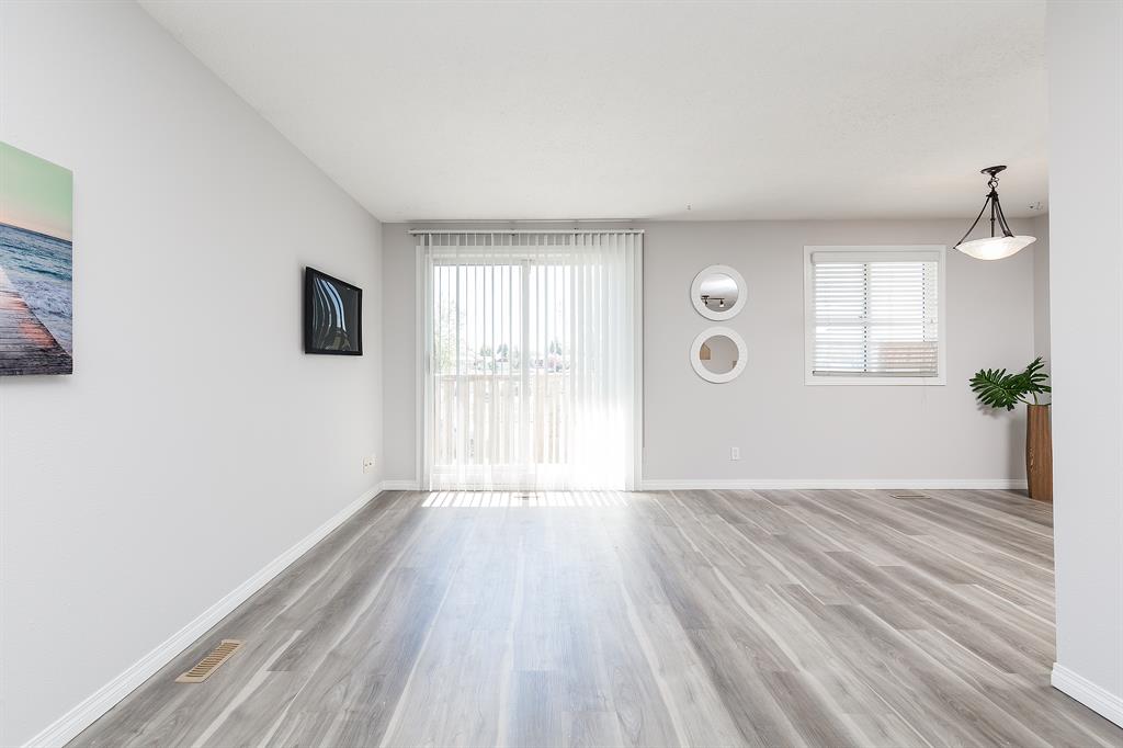 Fifth View of 3, 29 Meadowlark Boulevard N, Park Meadows, Lethbridge, Alberta, T1H 4R4