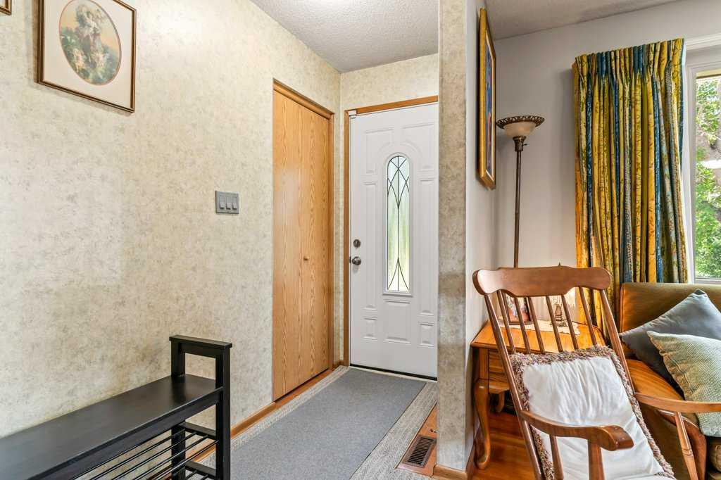 Fourth View of 6920 Hunterbow Crescent NW, Huntington Hills, Calgary, Alberta, T2K 4R5