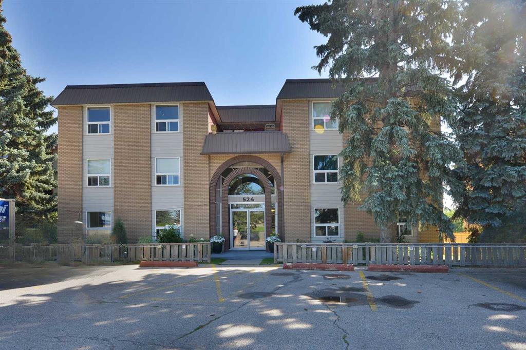 Third View of 301, 524 Cedar Crescent SW, Spruce Cliff, Calgary, Alberta, T3C 2Y8