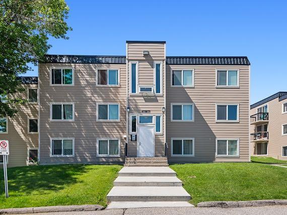 Third View of 211, 315 Heritage Drive SE, Acadia, Calgary, Alberta, T2H1N2