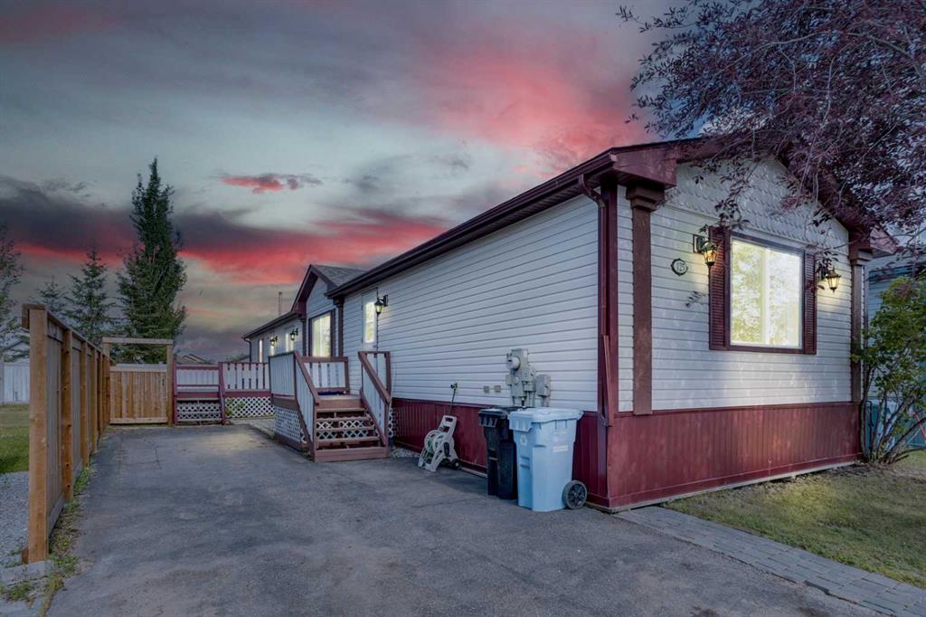 125 Mckinlay Crescent , A2244525, Alberta,