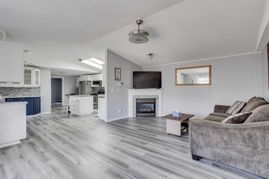 Fifth View of 125 Mckinlay Crescent , Timberlea, Fort McMurray, Alberta, T9K2M6