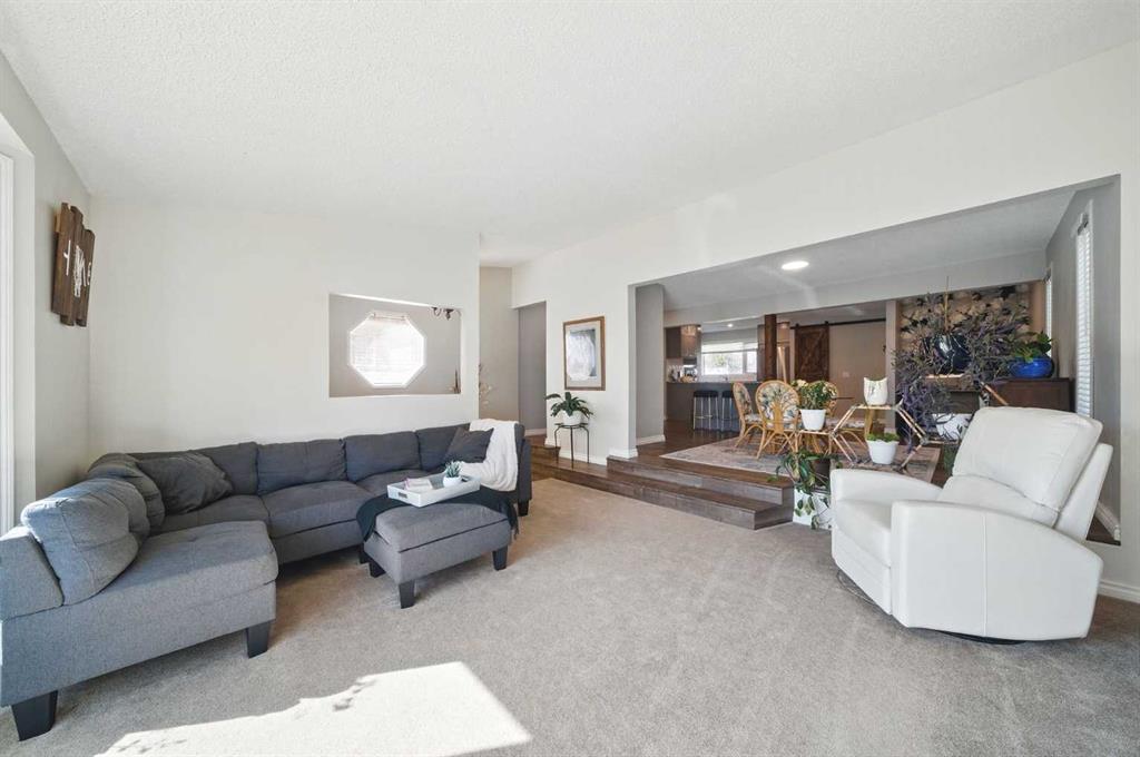 Second View of 828 Hunterston Crescent NW, Huntington Hills, Calgary, Alberta, T2K 4N2