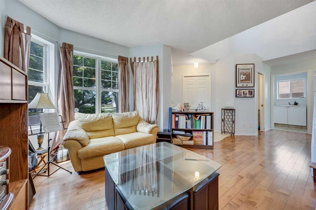 Fourth View of 192 Douglas Ridge Green SE, Douglasdale/Glen, Calgary, Alberta, T2Z 2T4