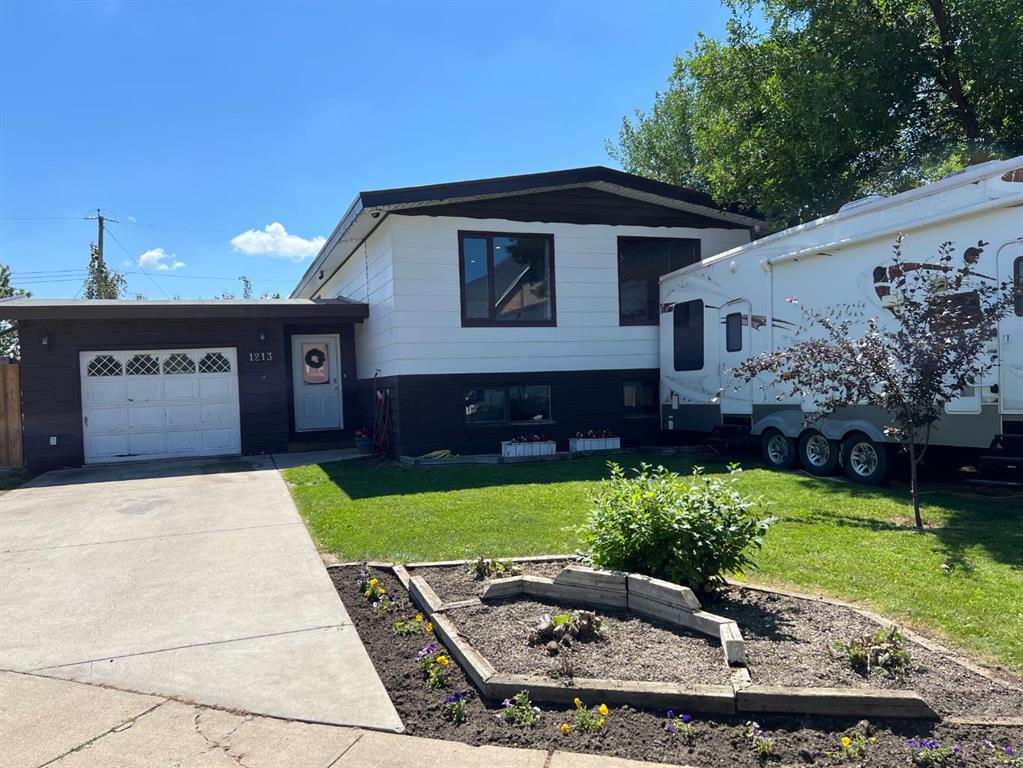 1213 23 Avenue , A2244653, Alberta,