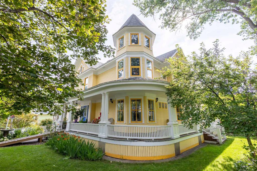 702 11 Street S, A2244686, Alberta,