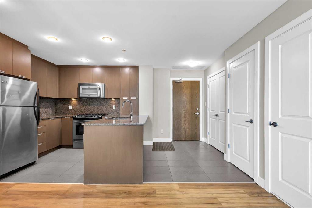 Fourth View of 807, 99 Spruce Place SW, Spruce Cliff, Calgary, Alberta, T3C 3X7