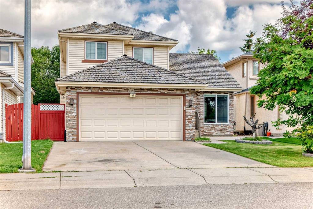 Third View of 51 Douglas Woods Hill SE, Douglasdale/Glen, Calgary, Alberta, T2Z 2G5