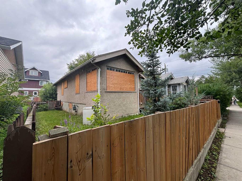 Third View of 905 1 Street NW, Crescent Heights, Calgary, Alberta, T2M 2R9