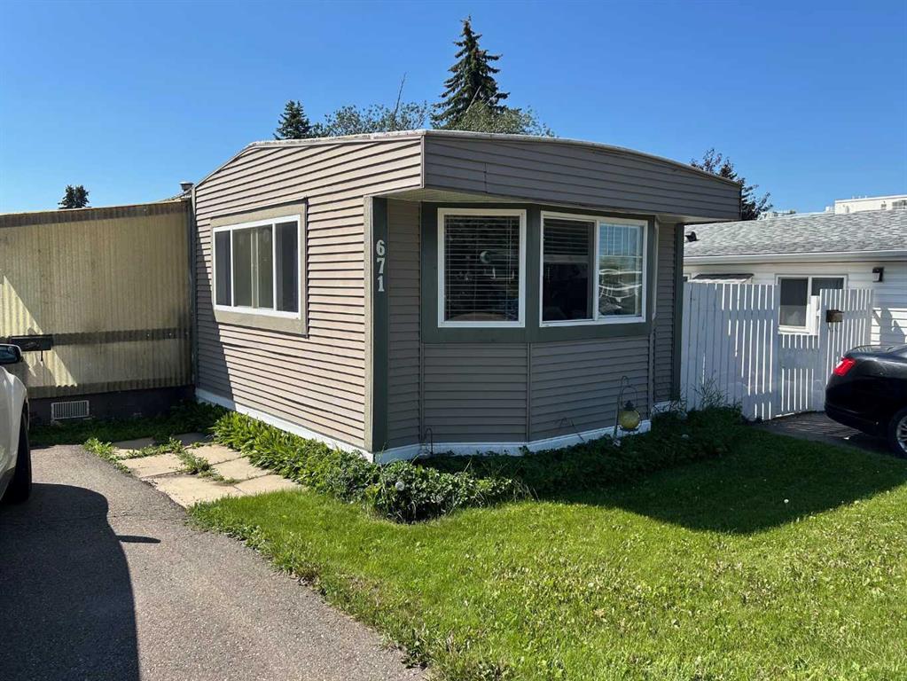 Second View of 671, 6940 63 Avenue , Glendale, Red Deer, Alberta, T4P 1K5