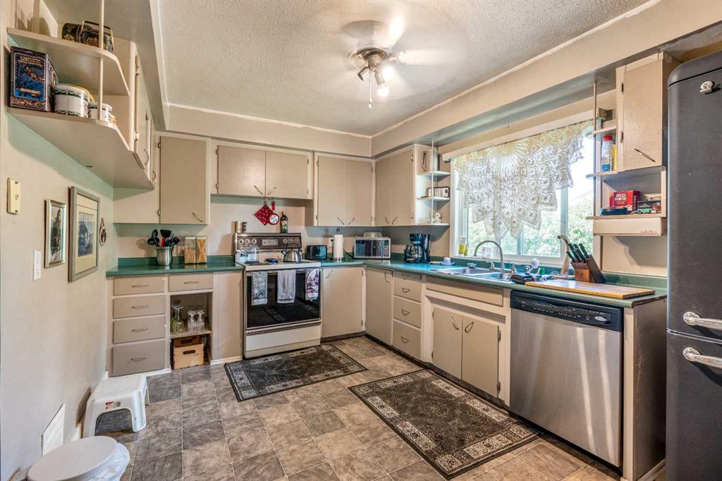Third View of 5803 54 St  , NONE, Taber, Alberta, T1G 1K9