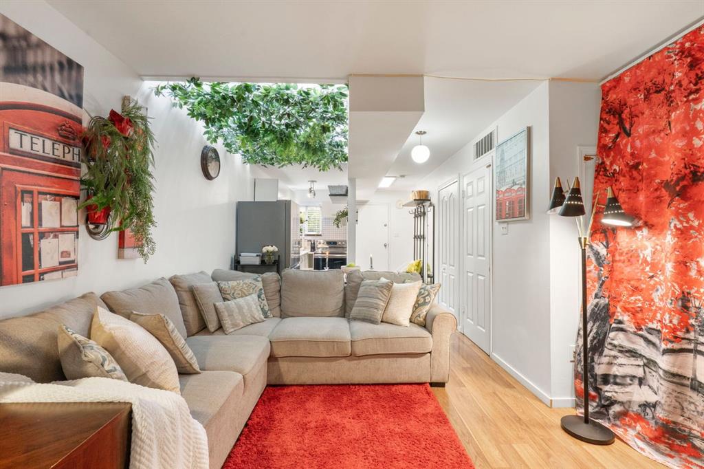 Fifth View of 10, 3726 Centre Street NE, Highland Park, Calgary, Alberta, T2E 2Y3