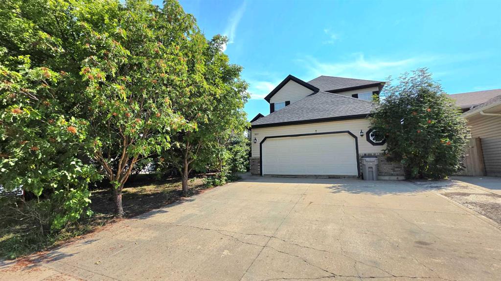 Second View of 9857 66 Avenue , Country Club West, Grande Prairie, Alberta, T8W 2S1