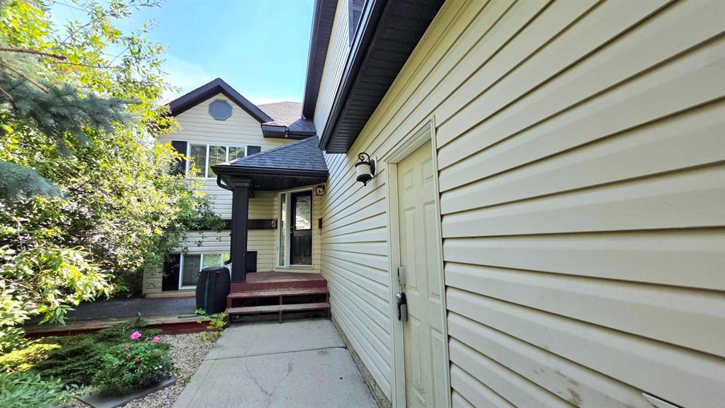 Third View of 9857 66 Avenue , Country Club West, Grande Prairie, Alberta, T8W 2S1