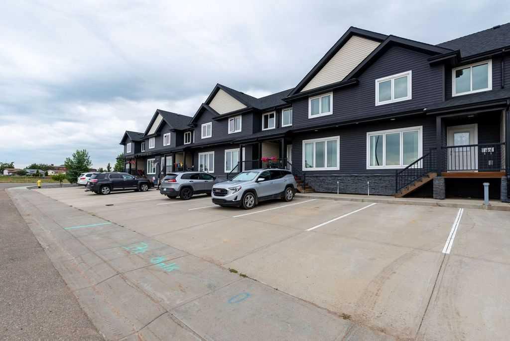 Fifth View of 103, 4202 37 Street , Larsen Grove, Lloydminster, Saskatchewan, S9V 2K4