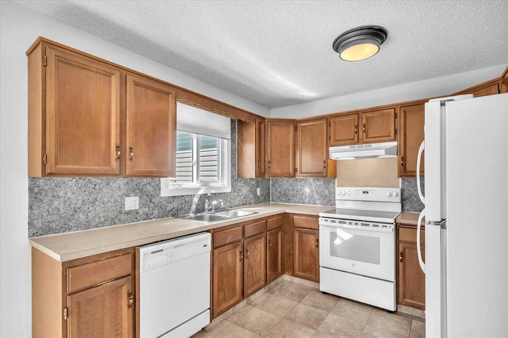 Fourth View of 11015 Oakfield Drive SW, Cedarbrae, Calgary, Alberta, T2W 3H3