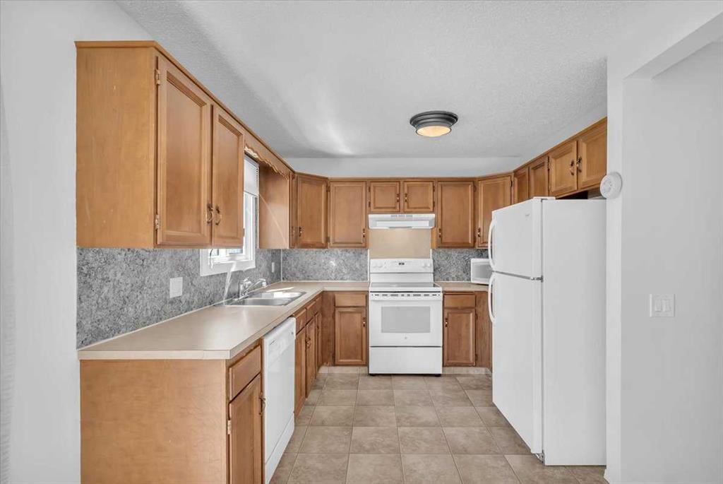 Fifth View of 11015 Oakfield Drive SW, Cedarbrae, Calgary, Alberta, T2W 3H3