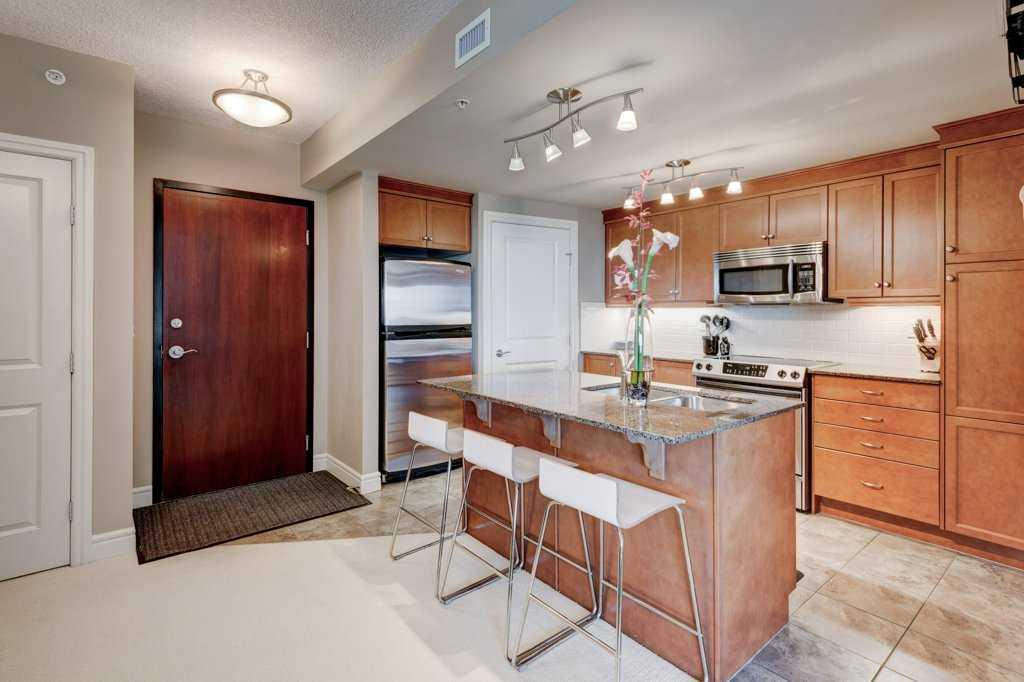 Fifth View of 1102, 910 5 Avenue SW, Downtown Commercial Core, Calgary, Alberta, T2P 0C3