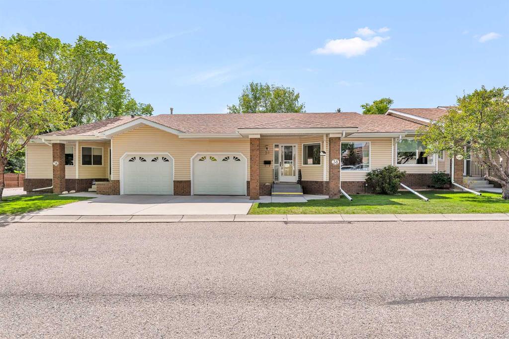 38 Vandoos Villas NW, A2245446, Alberta,