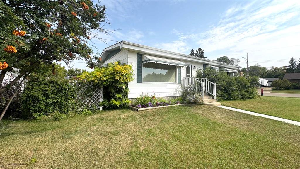 Third View of 902 15 Street , Wainwright, Wainwright, Alberta, T9W 1E6
