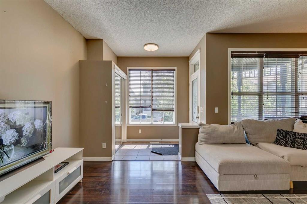 Fourth View of 30 Auburn Bay View SE, Auburn Bay, Calgary, Alberta, T3M 0C8