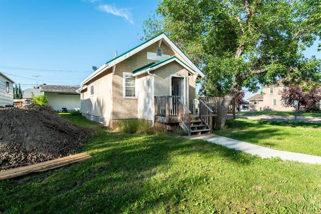 Third View of 402 Main Street , NONE, Trochu, Alberta, T0M2C0