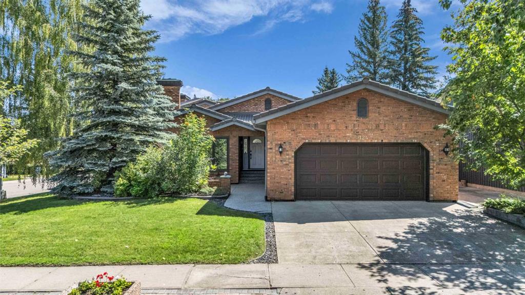 9124 Oakmount Drive SW, A2245584, Alberta,