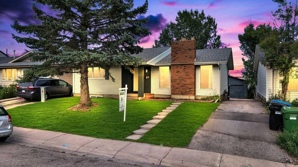 10 Radcliffe Crescent SE, A2245627, Alberta,