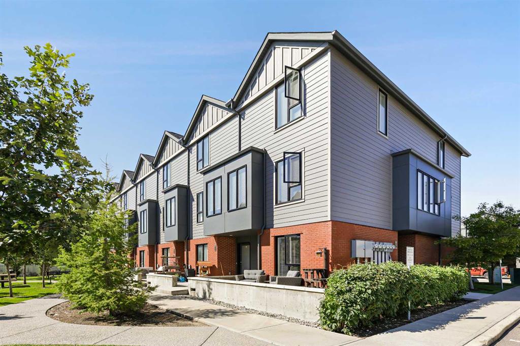 502 Drake Landing Wynd , A2245682, Alberta,