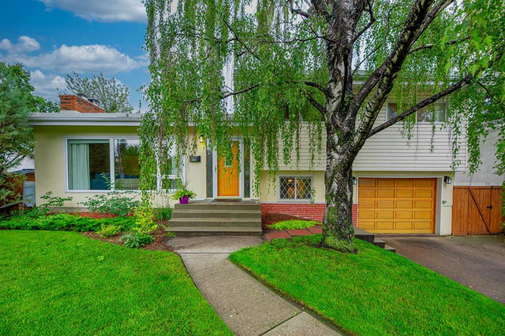 13 Hallbrook Drive SW, A2245683, Alberta,