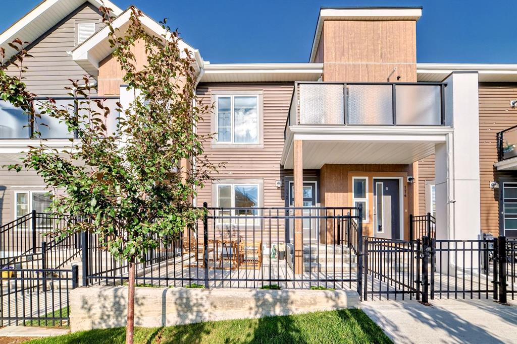 172 Livingston Common NE, A2245692, Alberta,