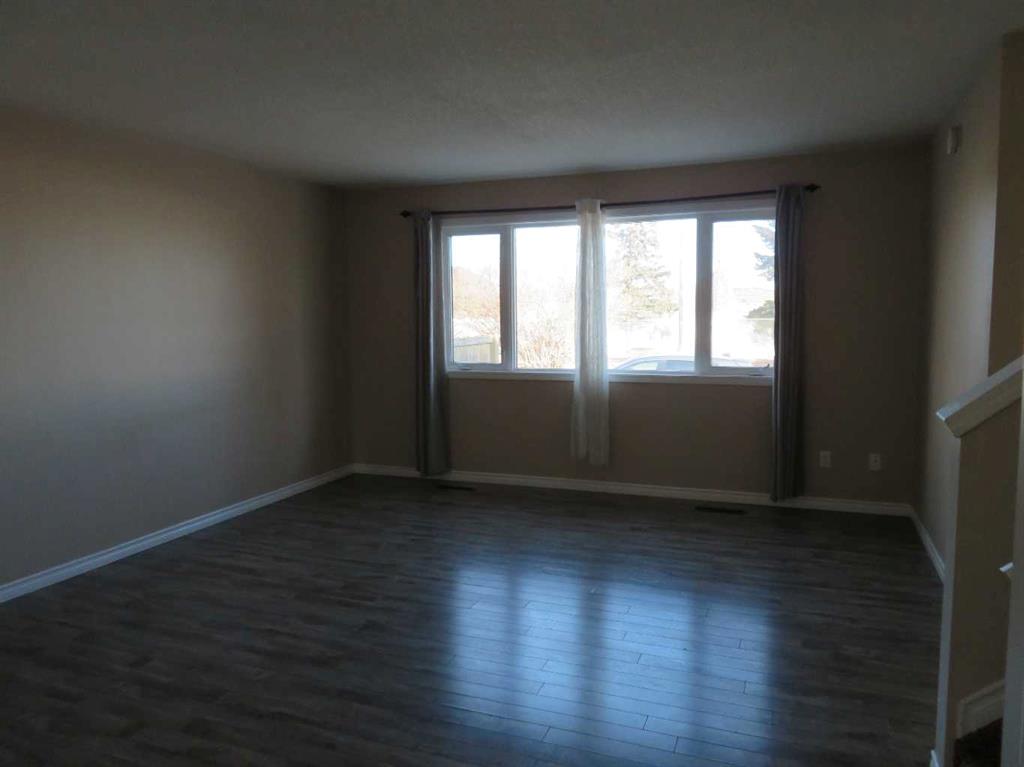 Third View of 3, 5524 49 Avenue , East Lloydminster, Lloydminster, Saskatchewan, S9V 0V4